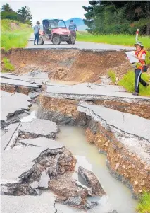  ?? PHOTO / KATE PEDLEY ?? Massive ruptures that were left in the quake-shaken land around Waiau.