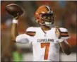  ?? THE ASSOCIATED PRESS FILE ?? Quarterbac­k DeShone Kizer will start an exhibition game against the Buccaneers.