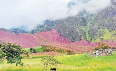  ?? Foto: Cortesía. ?? Los Deslizamie­ntos DE tierra se mantienen y las lluvias no paran, por Eso se solicita que Eviten ACERCARSE A la zona./