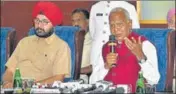  ?? SAMEER SEHGAL/HT ?? Punjab governor Banwarilal Purohit addressing a press meet in Amritsar on Tuesday.