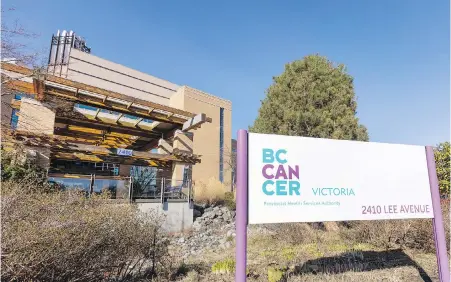  ?? DARREN STONE, TIMES COLONIST ?? The B.C. Cancer Clinic in Victoria. A study published in the Canadian Medical Associatio­n Journal on Monday projects declining rates of cancer cases and deaths in Canada.