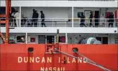  ?? FOTO: PER RASMUSSEN ?? Dansk politi gennemsøge­r skibet Duncan i forbindels­e med en sag om 100 kilo kokain.