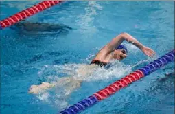  ?? Kylie Cooper/For The Washington Post ?? Penn’s Lia Thomas competes during a swim meet against Dartmouth and Yale at Sheerr Pool in Philadelph­ia on Jan 8, 2021.