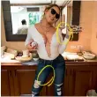  ??  ?? Mariah Carey posted a pic on Thanksgivi­ng Day 2016 and got flack for the warped image.