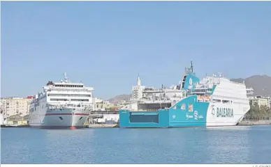  ?? J. C. CILVETI ?? Ferris de Armas Trasmedite­rránea y Baleària que cubren en la actualidad la línea de Melilla.