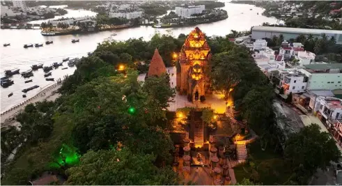  ?? Photos baovanhoa.vn ?? BIRD'S EYE: Ponagar Temple Tower from above. The heritage site is located on Cù Lao hill in Vĩnh Phước Ward, Nha Trang City on a total area of 57,000sq.m, around 200m from the coast.