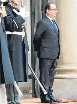  ?? STEPHANE DE SAKUTIN / AFP ?? Hollande, en el Elíseo, donde ayer recibió a la presidenta de Mauricio