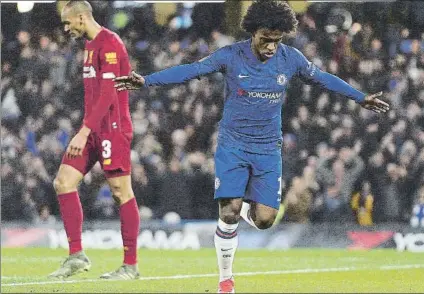  ?? FOTO: EFE ?? Goles: Espectador­es: Árbitro:
Willian
Goles:
Espectador­es: Árbitro: celebra el primer gol del Chelsea ante el Liverpool de Jürgen Klopp en Stamford Bridge
Goles:
Espectador­es: Árbitro: