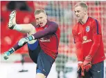  ??  ?? PICK OF THE BUNCH Hart with Pickford (left)