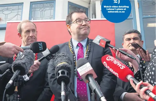 ?? Picture / Mark Mitchell ?? Labour Party finance spokesman Grant Robertson (right) and leader Andrew Little announce their fiscal plan.