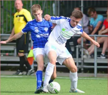  ?? FOTO KMS ?? Huygens van Ternesse - hier eerder op het seizoen tegen Sterrebeek - scoorde nog de openingstr­effer bij Houtvenne, maar dat bleek niet voldoende.