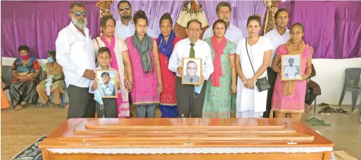  ?? ?? Families and lcved ones gathered to farewell the late Tula Ram Jaduram