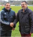  ?? Foto: Unflath ?? Der Spartenlei­ter des TSV Wemding, Manfred Spenninger (rechts), hat mit Trainer Rudolf Lehmann um ein weiteres Jahr verlängert.