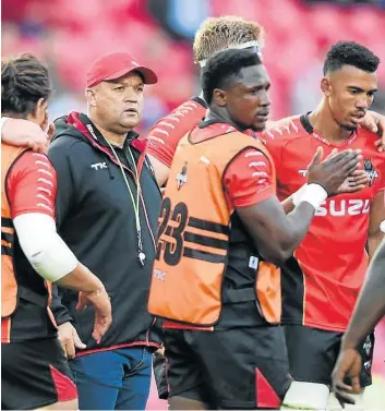  ?? Picture: GARETH EVERETT/HUW EVANS AGENCY/GALLO IMAGEs ?? CONCERNED: Southern Kings coach Deon Davids, second from left, who is not the only one who has brought up the R-word.