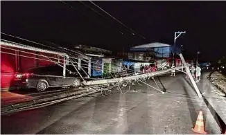  ?? Divulgação Amazonas Energia ?? Carro derruba poste em São Gabriel do Cachoeira, em 30 de janeiro