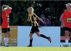  ?? PHOTO: PHOTOTEK NZ ?? Glenfield’s Katie Rood celebrates her winning goal against Upper Hutt City in the women’s Knockout Cup.