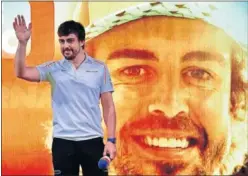  ??  ?? EMOTIVO. El gran premio estuvo lleno de homenajes a Alonso.