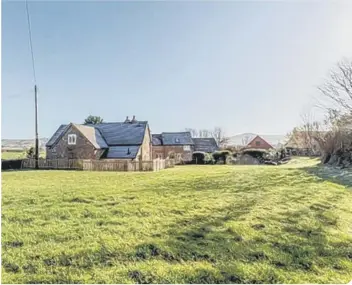  ??  ?? Hopton Gate House in Shropshire welcomes guest with dogs, even horses