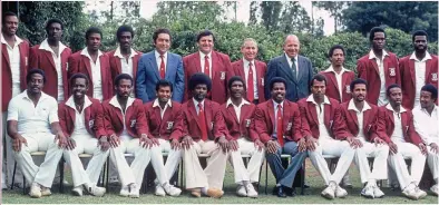  ??  ?? Rebels with a cause: the Windies squad ready to tour South Africa in 1983; former keeper David Murray with fellow rebel Collis King