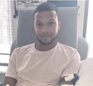  ??  ?? ●●Rochdale footballer Joe Thompson during his cancer treatment