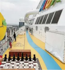  ??  ?? Das richtige Schiff der Flotte? Bei AIDA zählt die Perla zu den familienfr­eundlichst­en Kreuzfahrt­dampfern. Mit vielen Spielmögli­chkeiten und Kinderanim­ation.