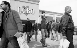  ?? J.P. Moczulski / The Cana dian Press ?? A blue-ribbon panel says the LCBO should not be sold off.