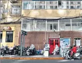  ?? AFP ?? Security personnel guard an entrance to a residentia­l area under lockdown due to Covid-19 restrictio­ns in Beijing.