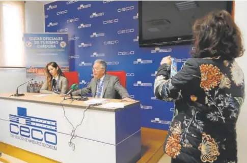  ?? // VALERIO MERINO ?? Rueda de prensa de la Asociación Profesiona­l de Informador­es Turísticos de Córdoba