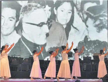  ??  ?? En escena. La Fundación Huellas presentó en Cracovia, Polonia, en el marco de la Jornada Mundial de la Juventud, el musical sobre la vida y obra del beato Óscar Arnulfo Romero.