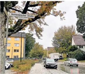  ?? RP-FOTOS: S. FRIES (2)/ ARCHIV ?? Die Bergische Straße, hier am Abzweig Nonnenbruc­her Straße, ist eine wichtige Ost-West-Verbindung in der Stadt.