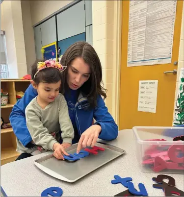  ?? COURTESY OF LCCC CHILDREN’S LEARNING CENTER ?? Courtney Conrad and her daughter, Harper, are shown in the LCCC Children’s Learning Center.