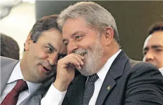  ?? KEINY ANDRADE/ESTADÃO – 21.10.2009 ?? Juntos. Aécio e Lula em 2009 durante evento; tucano e petista mantinham relação próxima