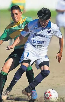  ?? (NICOLÁS BRAVO) ?? Festejo albo. Martínez marcó el gol del triunfo de Juniors.