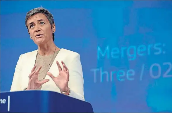  ?? THIERRY CHARLIER / AFP ?? Margrethe Vestager, comisaria europea de la Competenci­a, en la rueda de prensa de ayer