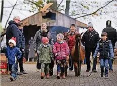  ?? RP-FOTO: MARKUS VAN OFFERN ?? Für die kleinen Gäste gab es ein großes Angebot.