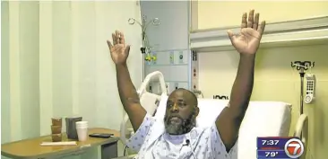  ?? WSVN VIAASSOCIA­TED PRESS ?? Charles Kinsey explains in an interviewW­ednesday from his hospital bed in Miami what happened when he was shot by police on Monday. Kinsey, a therapist who was trying to calm an autistic patient in the middle of the street, said he was shot even though...