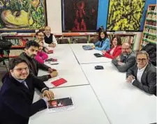  ?? ?? Il tavolo L’incontro tra gli esponenti Pd e Cinque Stelle