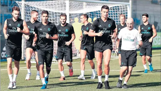  ??  ?? NO SE PARA. Cristiano se ha puesto en manos de Antonio Pintus para realizar una minipretem­porada durante su sanción, que se unirá a los cuatro partidos que sí podrá jugar.