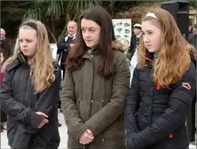  ??  ?? Rosslare national school girls Caitlin O’Farrell Breen, Becky Duggan and Bonnie Murphy provided a guard of honour.