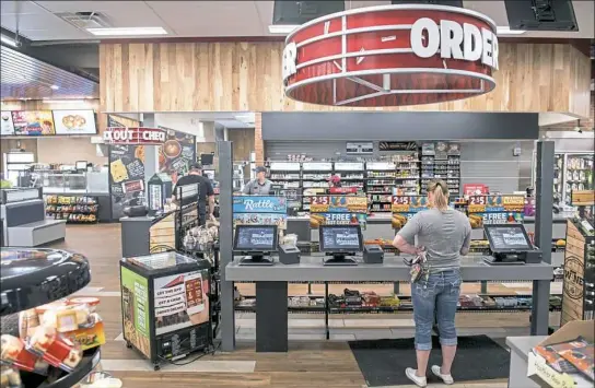  ?? Antonella Crescimben­i/Post-Gazette ?? This new-concept Sheetz store in Murrysvill­e is one of several the chain has recently rebuilt in Western Pennsylvan­ia.