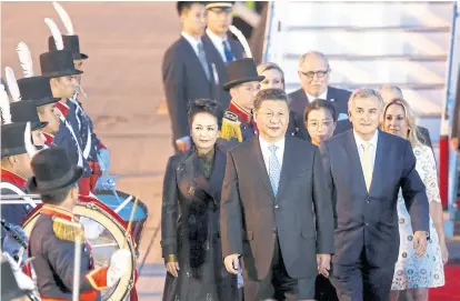  ?? Santiago Filipuzzi ?? Xi llegó ayer a la Argentina y fue recibido por Gerardo Morales, gobernador de Jujuy