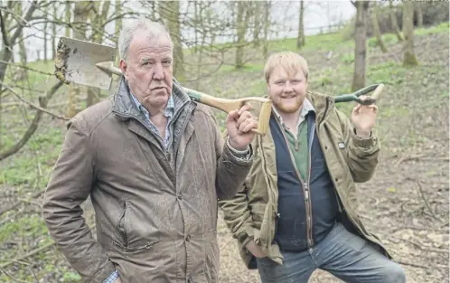  ?? ELLIS RIEN/PRIME VIDEO ?? Jeremy Clarkson and Kaleb Cooper in the new season of Clarkson’s Farm