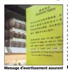  ?? (Photo MaxPPP/EPA) ?? Message d’avertissem­ent assurant que les oeufs ne proviennen­t pas des Pays-Bas, dans un supermarch­é de Hong Kong, hier.