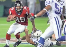  ?? KOJI SASAHARA/ AP ?? Jason Wright when he was a running back with the Falcons in 2005.