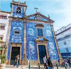  ??  ?? SAINTLY: Capela de Almas with its decorative blue tiles depicting the lives of St Catherine and Francis of Assisi