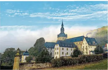  ?? FOTO: THORSTEN KLEIN ?? Das Besucherze­ntrum erlaubt ungewohnte Perspektiv­en wie diese auf die Tholeyer Klosteranl­age.