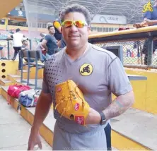  ??  ?? ↑ Bartolo Colón, de 45 años de edad, será el pitcher de más edad en el torneo.