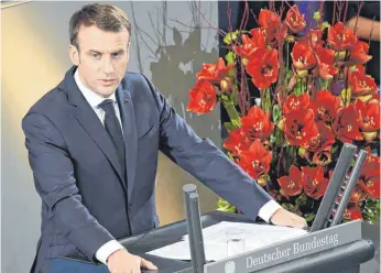  ?? FOTO: DPA ?? Mahnende Worte am Volkstraue­rtag: Frankreich­s Präsident Emmanuel Macron im Bundestag.