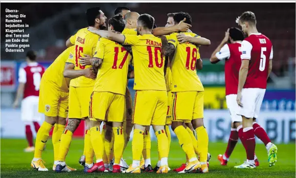  ??  ?? Überraschu­ng: Die Rumänen bejubelten in Klagenfurt drei Tore und am Ende drei Punkte gegen Österreich