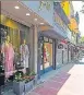  ?? HT ?? The Retailers Associatio­n of n
India welcomed the reopening of shopping malls.